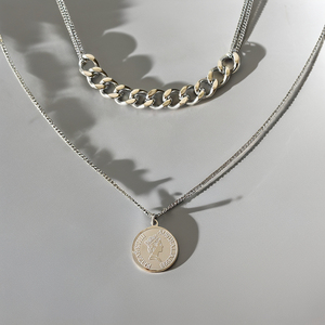 Aretas - Cadena Figaro Clásica Chapada en Oro con Doble Eslabón Cubano y Colgante de Moneda Elizabeth, Joyería de Acero Inoxidable para Mujer, Regalo de Aniversario - Product Image 5