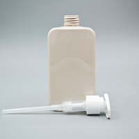 Flacons cosmétiques en plastique beiges brillants avec pompe, bouteilles carrées pour shampoing, personnalisables en PCR