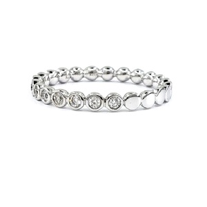 Bague Éternité Classique en Diamant, Design Romantique, Or Blanc 18 carats de Haute Qualité, Véritable Diamant, Coupe Brillante, Sertissage Clos, pour Mariage et Fêtes - Product Image 4