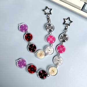 Nouveauté : Porte-clés pendentif tendance en acrylique, imprimé UV double face, pour la ligue des jeunes de la série RM Team, également utilisable comme chaîne de téléphone portable - Product Image 3