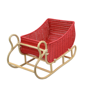 Cesta <span class=keywords><strong>de</strong></span> regalo <span class=keywords><strong>navideña</strong></span> <span class=keywords><strong>de</strong></span> <span class=keywords><strong>mimbre</strong></span> rojo hecha a mano para dulces, juguetes, y decoración festiva. - Product Image 2