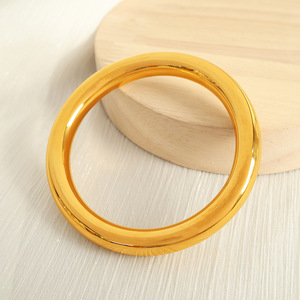 Classic Plain <b>Bangle</b> <b>Bracelet</b> For Women 18K Gold Plated Elegant Versatile Jewelry Everyday Wear - Product Image 3