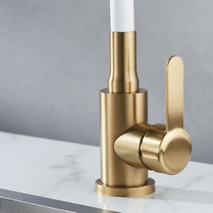 <span class=keywords><strong>Rubinetto</strong></span> da <span class=keywords><strong>cucina</strong></span> in acciaio inossidabile con corpo in gomma siliconica colorata universale per acqua calda e fredda, per il commercio estero russo, con cartuccia in ceramica - Product Image 4