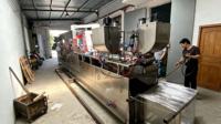 Machine automatique de fabrication d'œufs surprise, prix usine, pour la formage, le remplissage et l'emballage sous blister d'œufs en chocolat