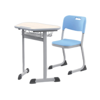 Table collaborative trapézoïdale simple pour 6 personnes, idéale pour salles de formation, bureaux universitaires et activités de groupe