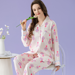 Nuevo Sweet <span class=keywords><strong>Poker</strong></span> Peach Heart Print Pijamas Primavera de manga larga Pantalones largos Simulación de seda Cardigan Ladies Homewear Conjunto de dos piezas - Product Image 2