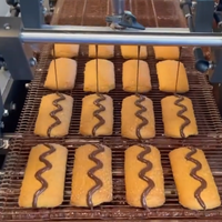 Machine voor het coaten van vierkante biscuitjes en brood met chocolade, inclusief functie voor het decoreren met chocolade-latticemotief voor cake- en dessertfabrieken