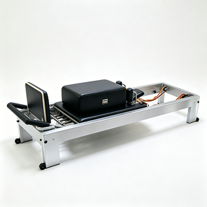 Reformer Classique Authentique en Aluminium de Qualité Professionnelle pour Méthode Traditionnelle de Rééducation (Pieds de Lit Épais) -- Elite - Product Image 1