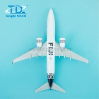 Modèle d'avion en plastique Fiji B737-800 1/200 19,7 cm, motif personnalisable, certifié EN71, service OEM, cadeau d'affaires