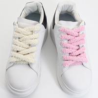 2026 nouveau KJ flou moelleux noël lacets de chaussures 1cm Cozzy lacets couleur personnalisée couleur unie peluche Double couche lacets plats