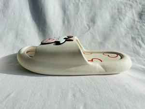 Ciabatte con Motivo Mucca, Punta Aperta, Suola in EVA Bianco Sporco, Tomaia in PU, Per Tutte le Stagioni, Uso Domestico - Product Image 5