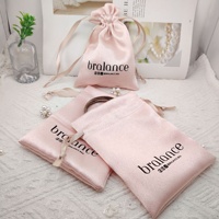 Pochette en satin avec cordon de serrage personnalisée avec logo pour bijoux, cosmétiques, emballage cadeau, sac à bijoux en satin de soie de luxe