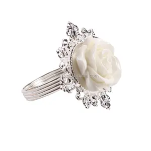 Anillo para servilletas de rosas de resina, color blanco y plateado, para banquete de boda, venta al por mayor