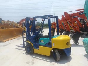 Montacargas Komatsu 25 Usado de Excelente Calidad, 2.5 Toneladas con Motor, Caja de Cambios, Bomba y Rodamientos - Precio Bajo, Haga Clic para Ver Detalles - Product Image 3