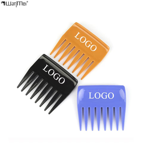 Peigne à cheveux en plastique personnalisé Wanmei avec logo, peigne <span class=keywords><strong>afro</strong></span> antistatique à dents larges, peigne fourche pour hommes, <span class=keywords><strong>brosse</strong></span> à <span class=keywords><strong>barbe</strong></span> de poche pour lisser les cheveux - Product Image 1