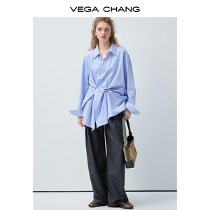 VEGA CHANG Nuova <span class=keywords><strong>Camicia</strong></span> Primaverile da <span class=keywords><strong>Donna</strong></span> in Tencel <span class=keywords><strong>a</strong></span> <span class=keywords><strong>Righe</strong></span> Bianche <span class=keywords><strong>e</strong></span> Blu Cielo con Orlo Annodato <span class=keywords><strong>e</strong></span> Pantaloni Neri per un Outfit Casual Elegante - Product Image 3