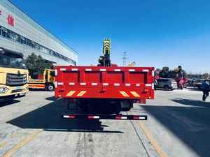 Sinotruk Ho-wo 6x4 Truck-Mounted Crane 14-ton Telescopic <b>Boom</b> Mobile Crane Truck - Product Image 6