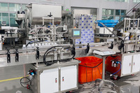 Machine de remplissage et de bouchage de liquides 20-5000 ml pour ligne de production de boissons et de jus
