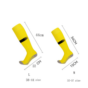 Nouveautés 2026 Chaussettes antidérapantes montantes en tissu polyester-coton pour le jogging et les activités <span class=keywords><strong>de</strong></span> plein air, couleur orange, pour le football, cadeau pour homme, articles en gros - Product Image 2