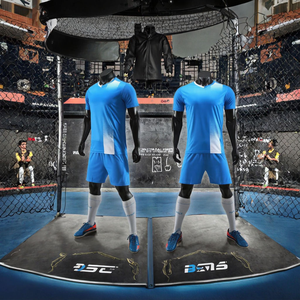 高品质 100% 涤纶网状足球球衣速干抗菌运动短裤定制徽标足球制服即刻发货 - Product Image 3