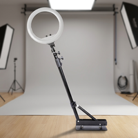 Ring Light Plastik 18 Inch dengan Temperatur Warna yang Dapat Disesuaikan, 3 Penyangga Ponsel, dan Dudukan Dinding untuk Barber, Ekstensi Rambut, dan Siaran Langsung