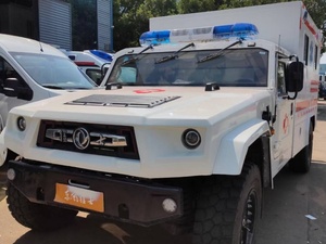 รถพยาบาลฉุกเฉินแบบออฟโรด Dongfeng 4x4 เครื่องยนต์ดีเซล เกียร์อัตโนมัติ สภาพใหม่ รถพยาบาลเคลื่อนที่แบบออฟโรด - Product Image 2