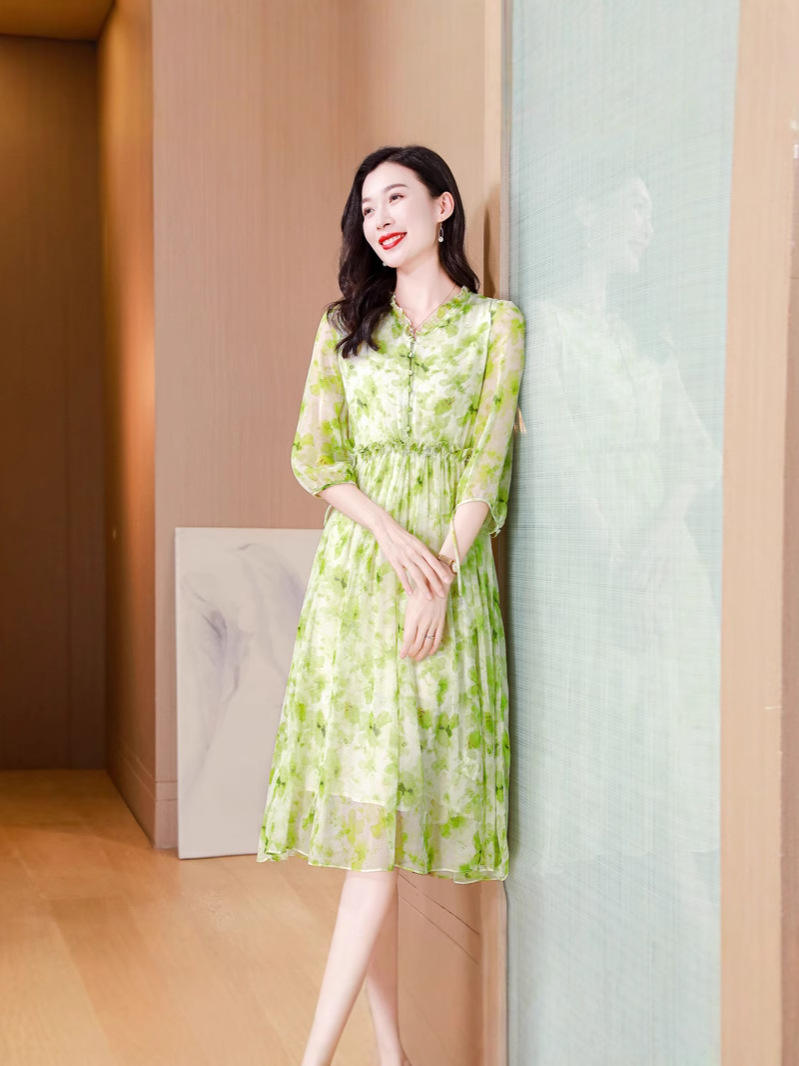 สีเขียวอ่อน