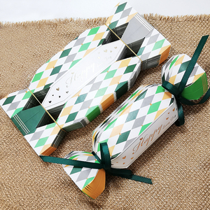 ร้อนขายการออกแบบสี<span class=keywords><strong>แฟนซี</strong></span>กล่องขนมที่มีโบว์ริบบิ้นสำหรับ<span class=keywords><strong>วัน</strong></span><span class=keywords><strong>เกิด</strong></span>ช็อคโกแลตบรรจุภัณฑ์กล่องกระดาษ - Product Image 3