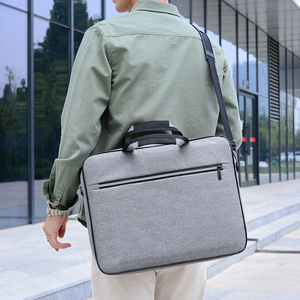Bolsa para Portátil Personalizada al por Mayor de 15.6 Pulgadas con Cremallera Reflectante, Funda Ligera para Portátil, Maletín - Product Image 6