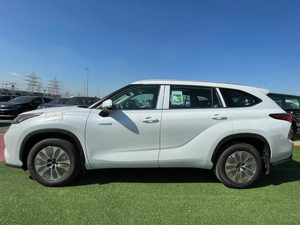 Puissance et performance, Toyota Highlander <span class=keywords><strong>GLE</strong></span> XU50 d'occasion <span class=keywords><strong>2022</strong></span>, SUV 5 portes, 2,5 L 4 cylindres <span class=keywords><strong>hybride</strong></span>, automatique, transmission intégrale - Product Image 3