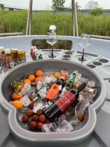 Bateau barbecue chinois écologique <span class=keywords><strong>de</strong></span> haute qualité pour 10 à 12 personnes pour <span class=keywords><strong>les</strong></span> aventures lacustres - Product Image 6