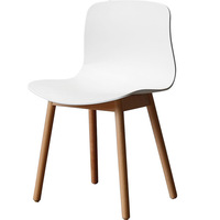 Chaise de salle à manger nordique au design minimaliste, mobilier de maison, siège en bois massif, dossier rotatif inspiré d'Instagram pour petites maisons et cafés