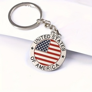 Porte-clés drapeau américain en alliage de zinc métallique personnalisable avec motif d'étoiles et de rayures à la mode pour le jour de l'indépendance patriotique - Product Image 1