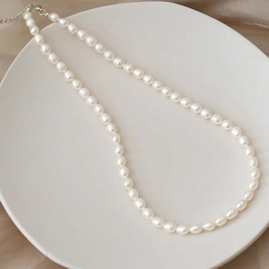 Collier polyvalent en argent 925 avec perle d'eau douce naturelle, chaîne de clavicule luxueuse et simple inspirée d'Instagram, design classique de collier ras du cou - Product Image 1