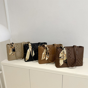 Bolso de Hombro Texturizado Premium con Cinta, Bolso Tote con Patrón a Cuadros de Moda, Bolso Popular de Cuero PU para Mujer - Product Image 2