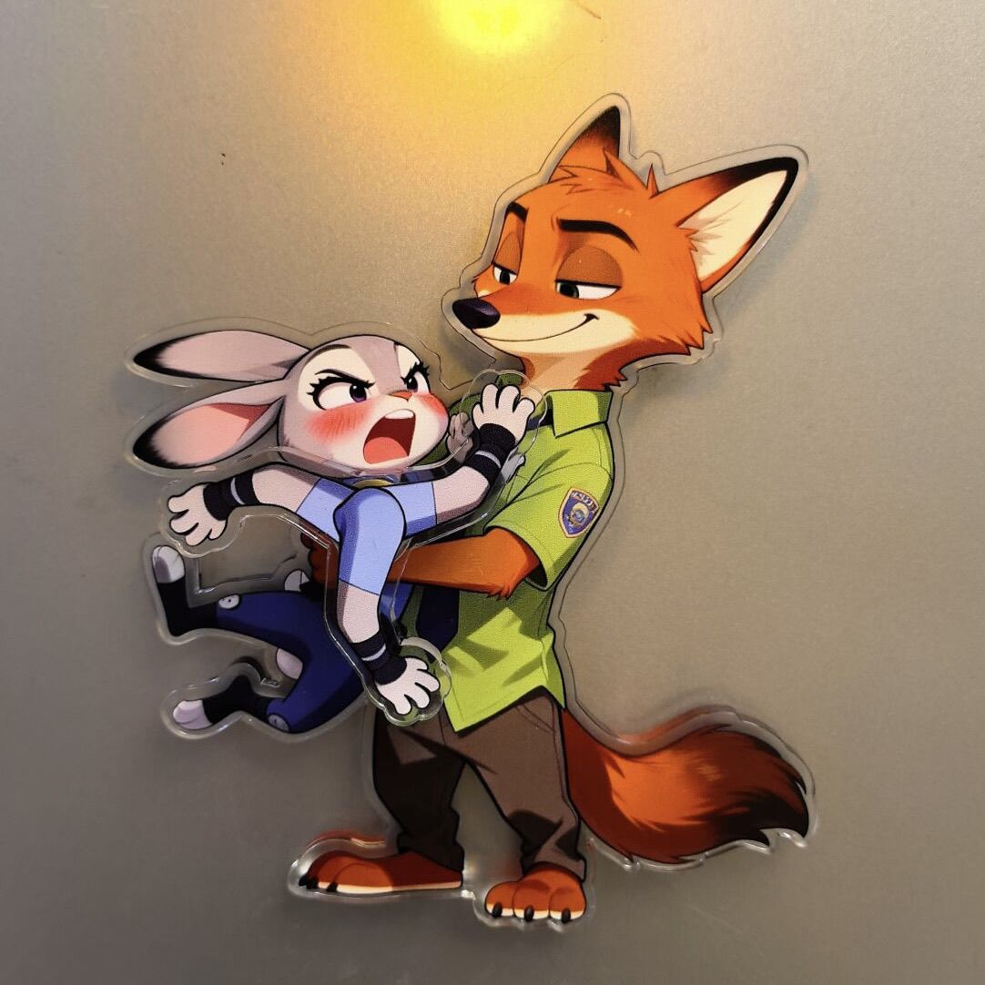 Nick et Judy s'embrassent [la version rotative]