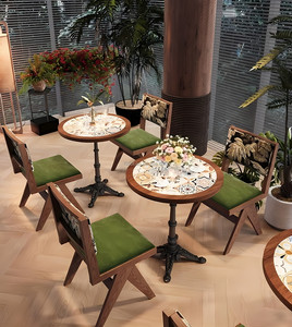 Muebles de Madera para Jardín, Cafetería o <span class=keywords><strong>Restaurante</strong></span>: Mesa de Comedor con Diseño de Hojas Tropicales, Sillas de Madera Maciza con Respaldo en X y Detalles Florales - Product Image 5