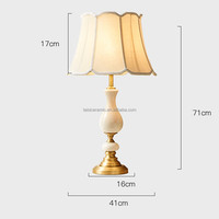 L004 Porte-lampe de table en porcelaine blanche chinoise de style moderne pour la décoration de la maison d'hôtel