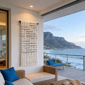 Elegante Decoración Tejida Estilo Boho Costero, Tapiz <span class=keywords><strong>de</strong></span> Macramé con Borlas Verticales para Interiores con Vista al Mar - Product Image 1