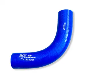 Pièces de rechange pour tracteur Biélorussie MTZ OEM 70-1303001 tuyau de tuyaux en silicone coudé flexible de couleur bleue