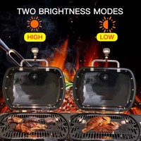 Lampe de barbecue LED rechargeable USB-C avec affichage numérique et marche/arrêt automatique, support rotatif réglable à 360° et étanche.