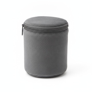 Porte-stylo en peluche rond sur pied 18x8cm avec couvercle zippé, pot à crayons de bureau, étiquette personnalisée cousue, mignon, vente en gros - Product Image 1