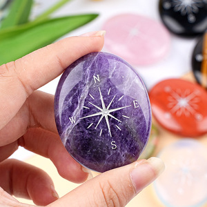 Piedra de Palma de Cristal Natural con Brújula, Cuarzo Rosa Ovalado Grabado, Piedra de la Preocupación para Meditación, Guía Espiritual, Regalo de Poder Espiritual - Product Image 3