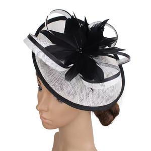 Fascinator de mariée haut de gamme en sinamay et dentelle, orné de plumes, voile et broche florale, pour Tea Party, Kentucky Derby, Église - Product Image 5