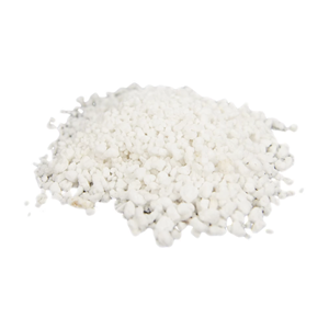 Gránulos absorbentes SABER Super Absorbent 30, económicos y naturales, para la cobertura de derrames en áreas grandes. - Product Image 1