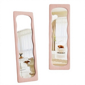 Grand miroir sur pied pleine longueur en verre ondulé avec cadre en bois et finition velours, fait main, luxe léger, pour chambre de filles et dressing à domicile - Product Image 4
