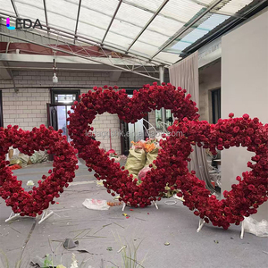 Arche florale en forme de cœur LEDA Nature, roses rouges et hortensias, arche de fleurs pour mariage en extérieur, toile de fond pour allée de mariage - Product Image 6