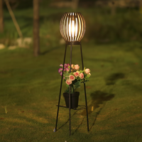 Lampes solaires TSINYE pour l'extérieur avec supports pour plantes, lampadaire sur trépied alimenté par énergie solaire IP65 pour jardin, patio, véranda sans pot de fleurs