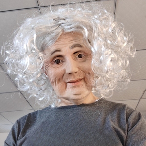 Masque intégral en latex réaliste de femme âgée plissée avec cheveux blancs/marron désordonnés - Costume tendance pour <span class=keywords><strong>Halloween</strong></span>, fête costumée, cosplay 18+ - Product Image 4