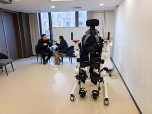 רובוט אימון הליכה חכם לשיקום גפיים תחתונות, רובוט אקסוסקלטון לרגליים, הליכון, מסגרת עמידה - Product Image 6